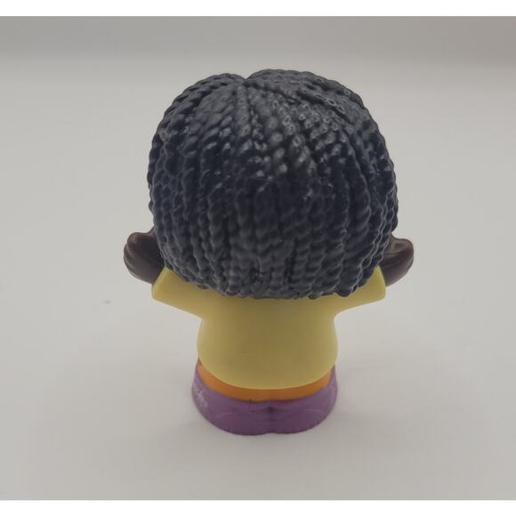 Fisher Price Little People Figure Girl Hiker Black Hair Yellow Shirt Toy 2021 - Picture 2 of 5